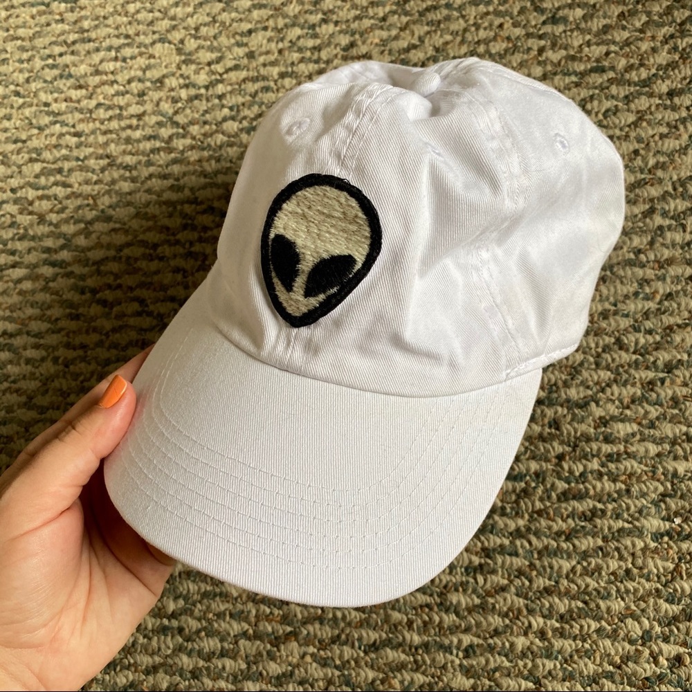 BRANDY MELVILLE DAD HAT
